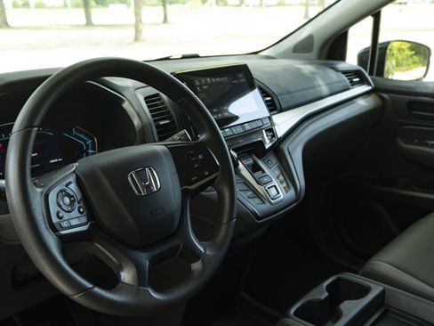 Used 2019 Honda Odyssey EX image 16