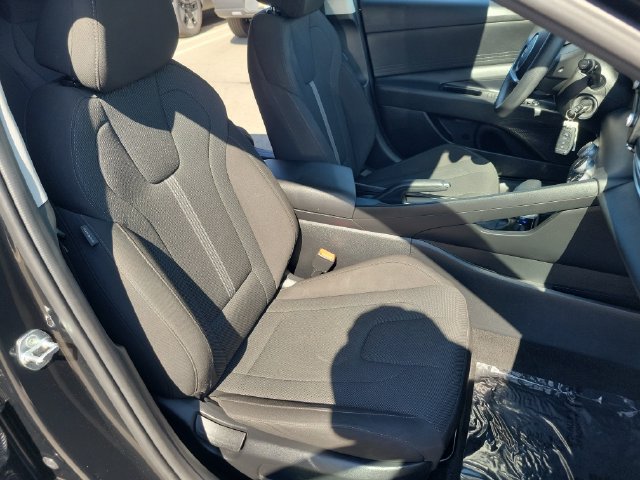 Used 2024 Hyundai Elantra SE FWD image 20