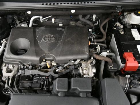 Used 2022 Toyota RAV4 LE AWD/4WD image 32