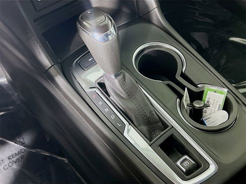 Used 2020 Chevrolet Equinox LT image 16