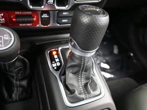 Used 2026 Jeep Gladiator Mojave AWD/4WD image 30