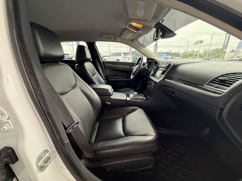 Used 2019 Chrysler 300 Touring L w/ Quick Order Package 2EF RWD image 28