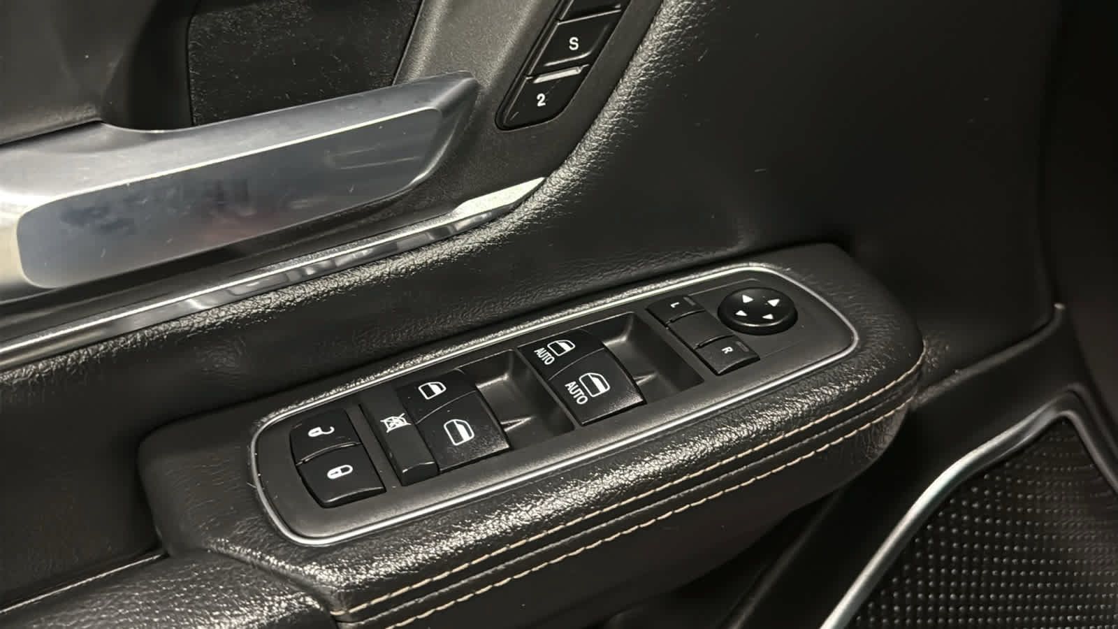 Used 2019 RAM 1500 Laramie AWD/4WD image 23