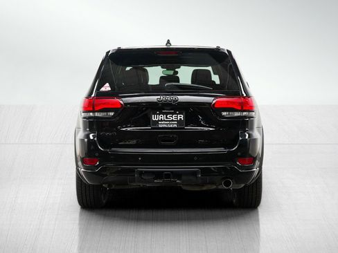 Used 2017 Jeep Grand Cherokee Altitude AWD/4WD image 4