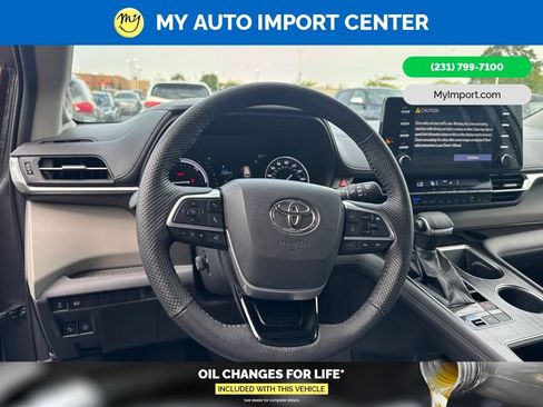 Used 2022 Toyota Sienna Limited AWD/4WD image 9