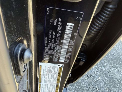 Used 2024 Lexus LX 600 4WD w/ Luxury Package image 33