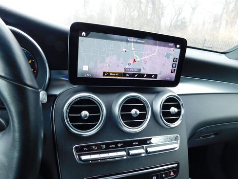 Used 2022 Mercedes-Benz GLC 300 4MATIC w/ Multimedia Package Lite image 5