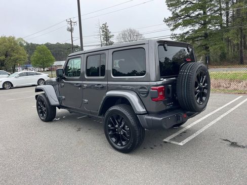 Certified 2025 Jeep Wrangler Unlimited Sahara w/ Safety Group AWD/4WD image 7
