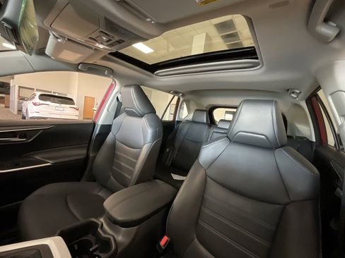 Used 2024 Toyota RAV4 XLE Premium image 10