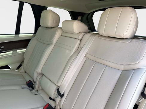 New 2026 Land Rover Range Rover Long Wheelbase SE AWD/4WD image 15