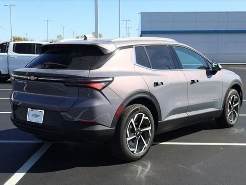 New 2026 Chevrolet Equinox EV LT image 8