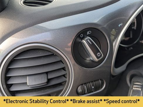 Used 2014 Volkswagen Beetle 1.8T image 8