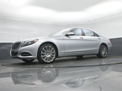 Used 2016 Mercedes-Benz S 550 4MATIC Sedan w/ Premium Package image 57