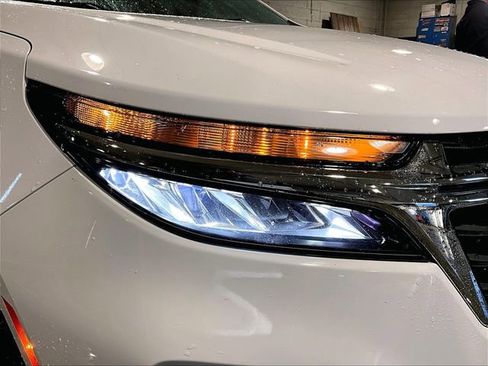 Used 2023 Chevrolet Equinox LS image 30