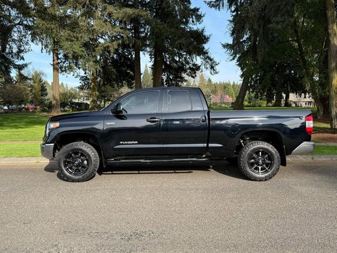 Used 2018 Toyota Tundra SR5 image 2