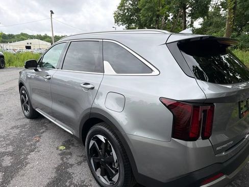 Used 2025 Kia Sorento EX AWD/4WD image 3