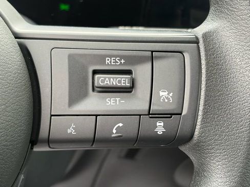 Used 2025 Nissan Kicks S image 17