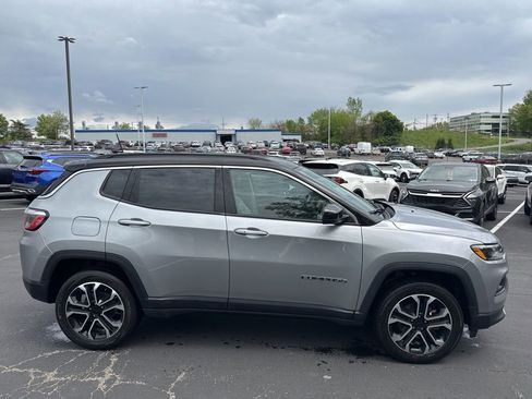 Used 2022 Jeep Compass Limited AWD/4WD image 49