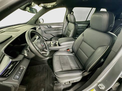 Used 2025 Buick Enclave Preferred FWD image 13