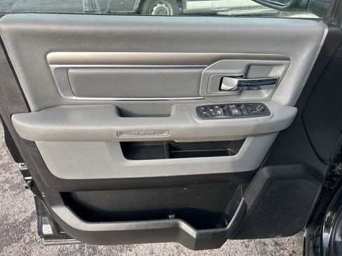 Used 2020 RAM 1500 Classic SLT image 11