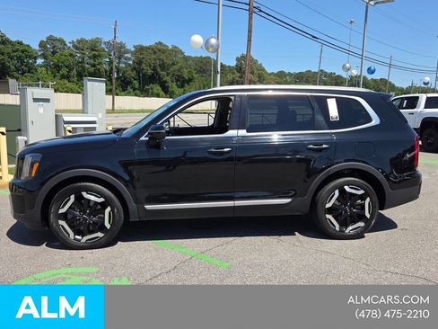 Used 2025 Kia Telluride S FWD image 4