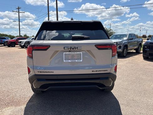 New 2027 GMC Terrain Elevation w/ Elevation Premium Package FWD image 5