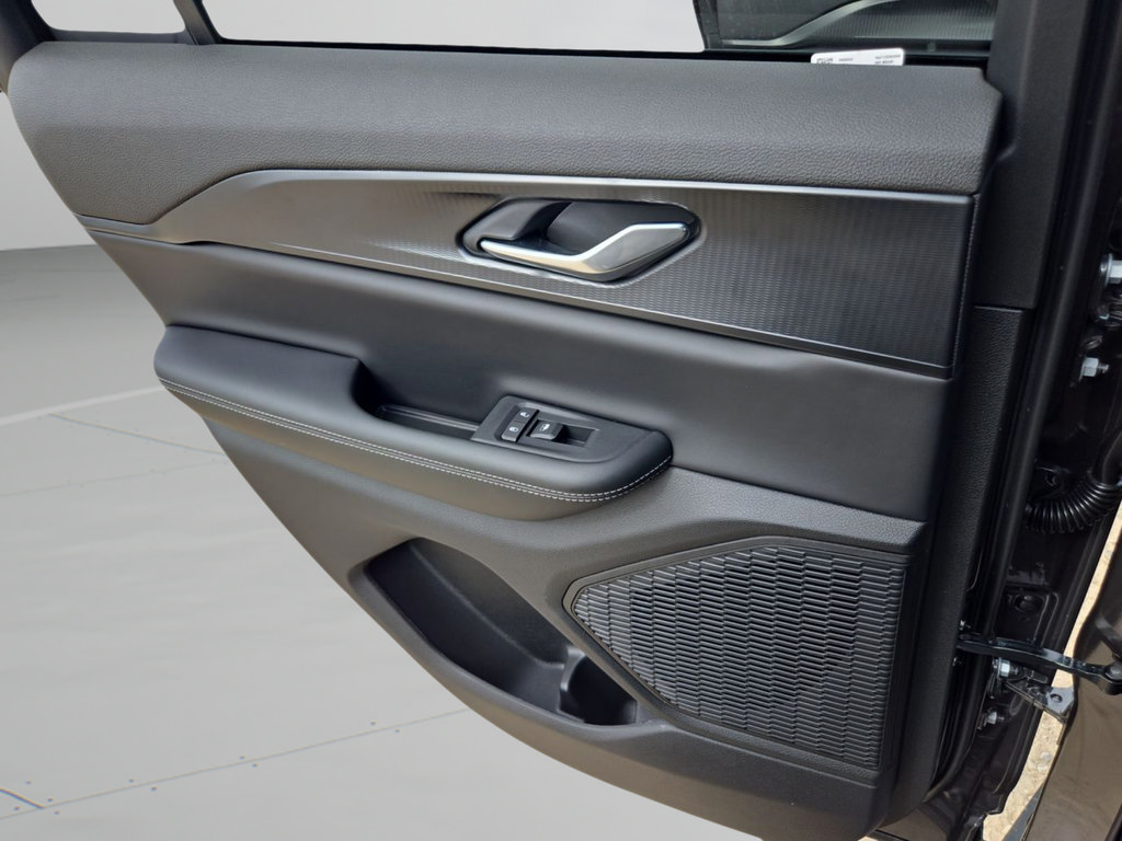 New 2025 Jeep Grand Cherokee Altitude RWD image 40