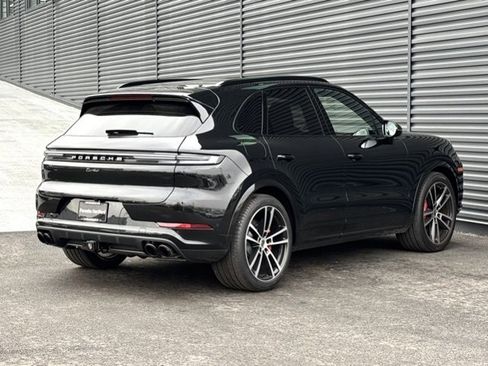 Used 2025 Porsche Cayenne Turbo image 7