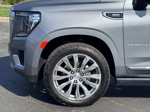 Used 2022 GMC Yukon XL Denali w/ Denali Premium Package image 39