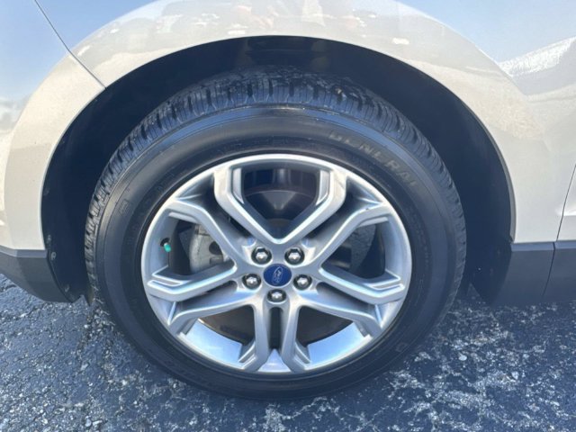 Certified 2018 Ford Edge Titanium FWD image 4