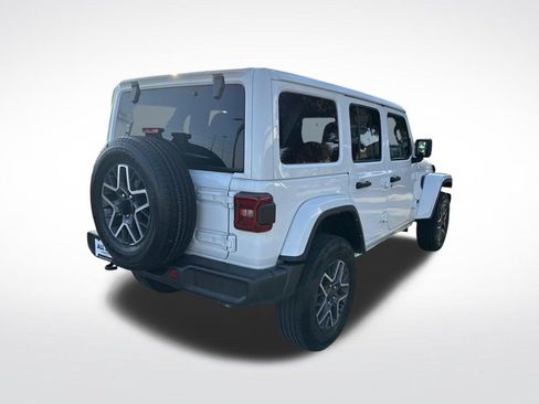 Used 2025 Jeep Wrangler Unlimited Sahara AWD/4WD image 8