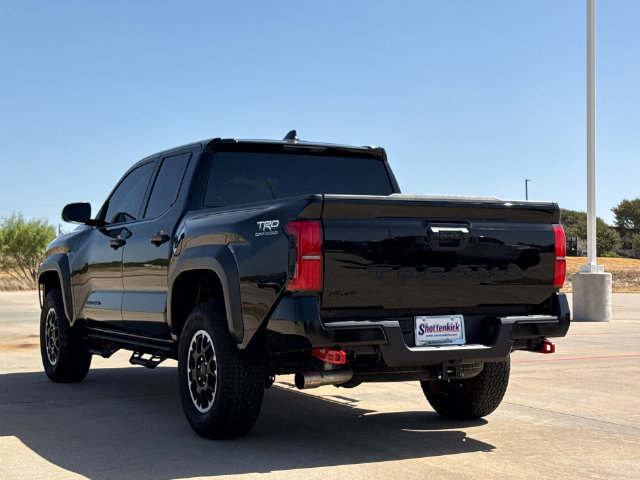 Used 2025 Toyota Tacoma TRD Off-Road AWD/4WD image 7