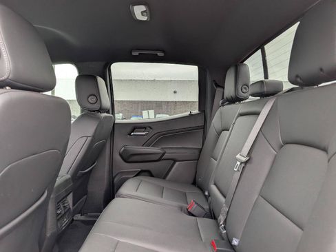 Used 2023 Chevrolet Colorado LT w/ LT Convenience Package III AWD/4WD image 10