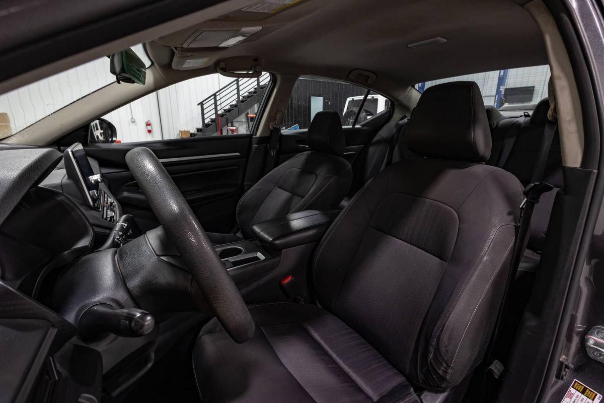 Used 2022 Nissan Altima 2.5 SV FWD image 9