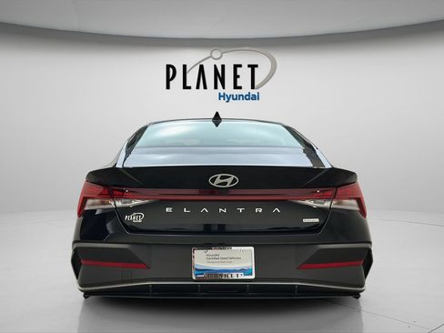 Certified 2025 Hyundai Elantra Hybrid FWD image 5