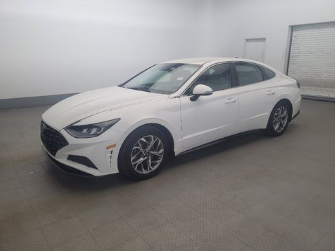 Used 2023 Hyundai Sonata SEL FWD image 2