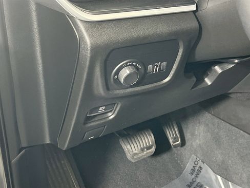 Used 2023 Jeep Grand Cherokee Altitude AWD/4WD image 10
