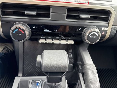 Certified 2026 Toyota Tacoma SR5 AWD/4WD image 25