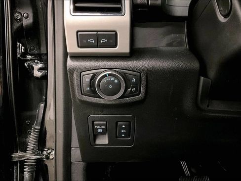 Used 2020 Ford F150 Lariat w/ Equipment Group 502A Luxury AWD/4WD image 16