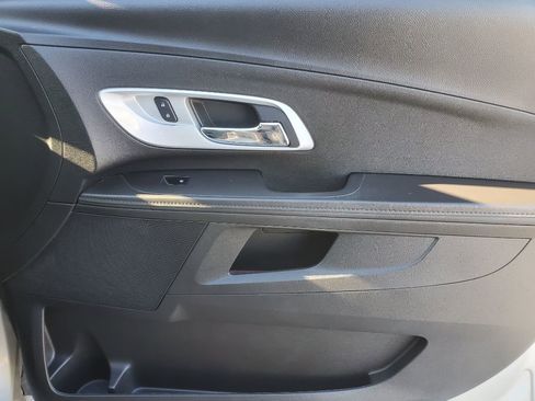 Used 2013 Chevrolet Equinox LS image 29