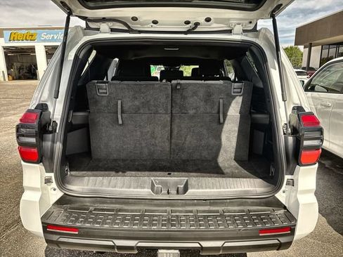 Used 2025 Toyota 4Runner SR5 AWD/4WD image 23