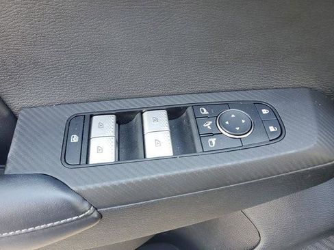 Used 2023 Mitsubishi Outlander SE image 23