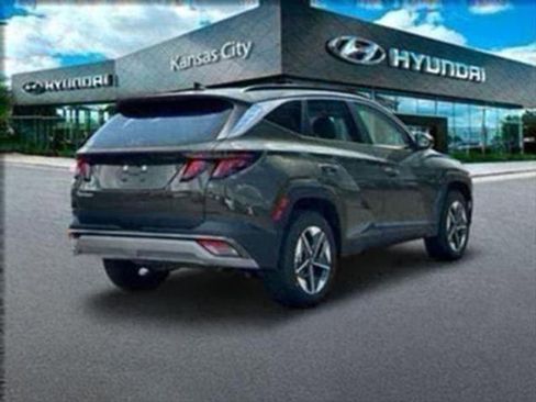 Certified 2025 Hyundai Tucson SEL image 7