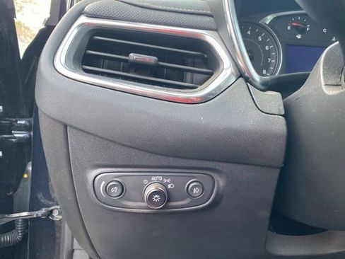 Used 2021 Chevrolet Equinox Premier image 23