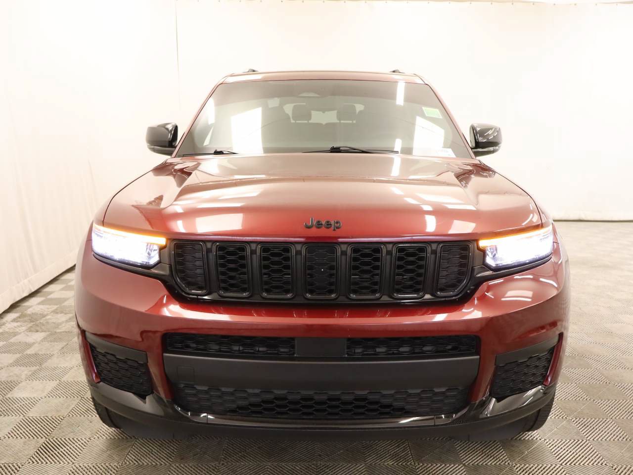 Used 2023 Jeep Grand Cherokee L Laredo AWD/4WD image 4
