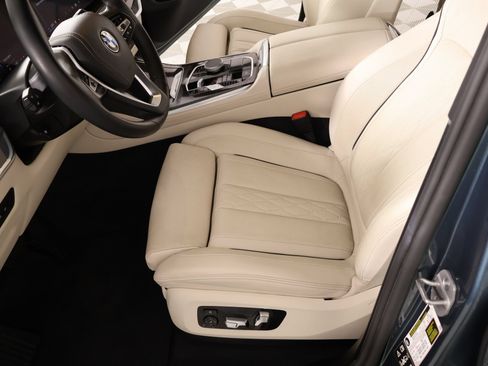 Used 2025 BMW X5 xDrive40i AWD/4WD image 11