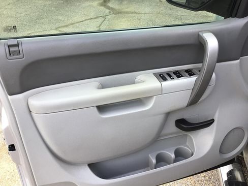 Used 2010 GMC Sierra 1500 SLE w/ Power Pack Plus RWD image 16