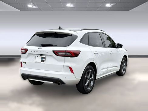 Used 2023 Ford Escape ST-Line w/ Tech Pack #1 FWD image 9