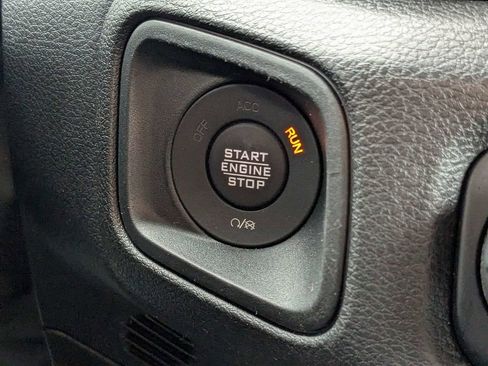 Used 2024 Jeep Wrangler Unlimited Sport AWD/4WD image 29