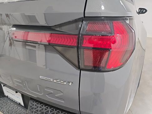 Used 2023 Hyundai Santa Cruz SEL Premium image 9